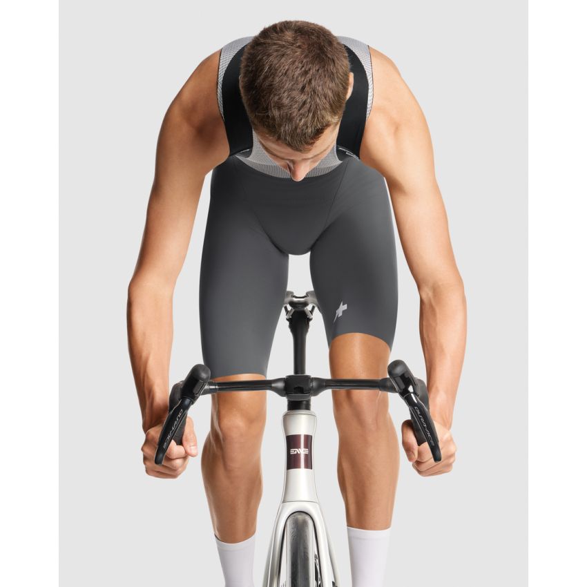 Spodenki kolarskie ASSOS EQUIPE R Bib Robust Grey