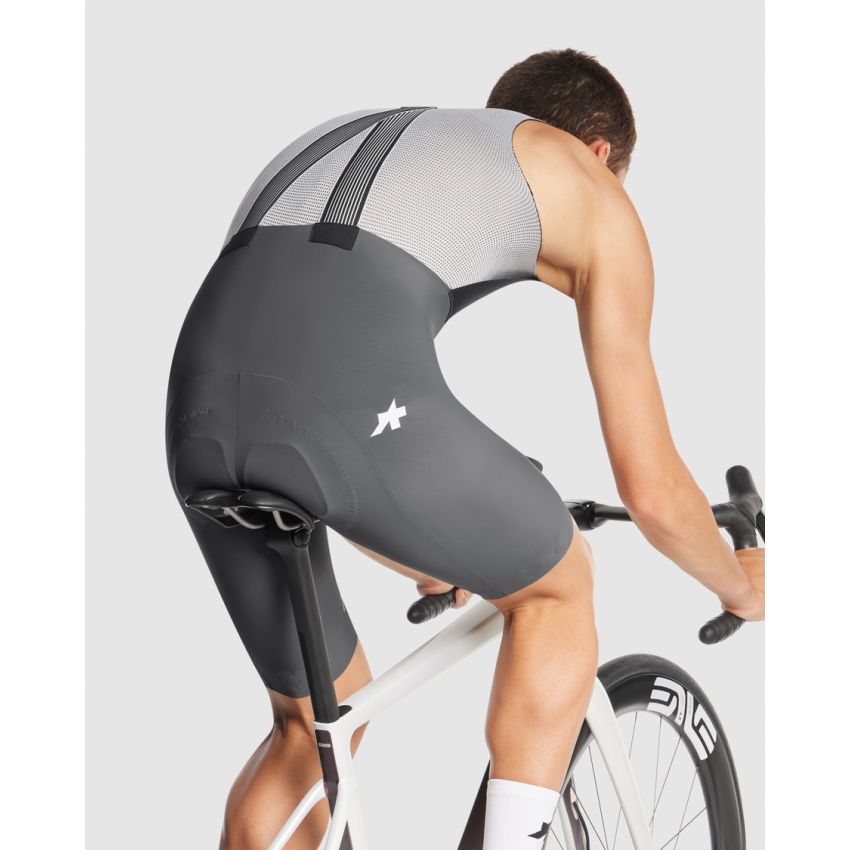 Spodenki kolarskie ASSOS EQUIPE R Bib Robust Grey