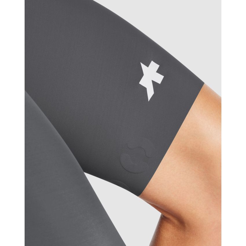 Spodenki kolarskie ASSOS EQUIPE R Bib Robust Grey