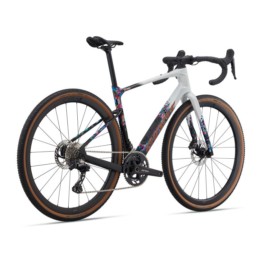 Giant Revolt Advanced 0 SE